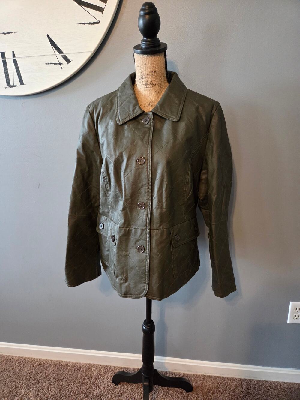 Cami 100% leather quilted lined jacket green button front 14W
